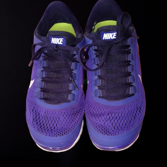 GUC Nikes size 9 - Picture 2 of 3